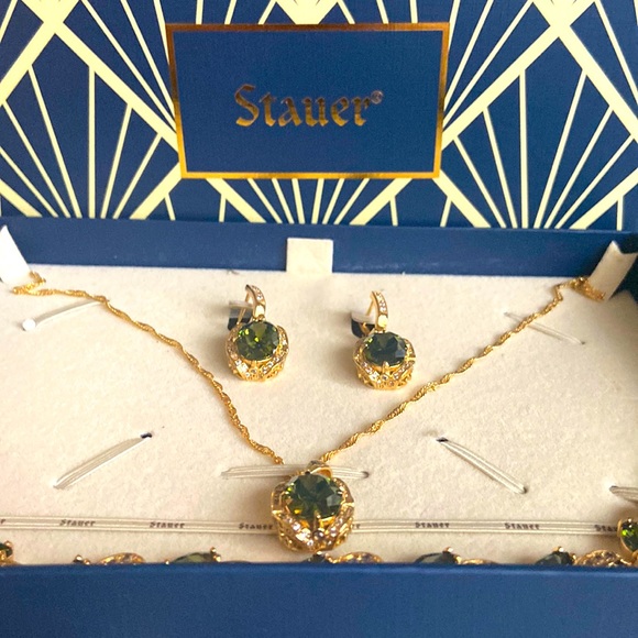 Stauer bracelet, necklace, and earring set - Picture 1 of 3
